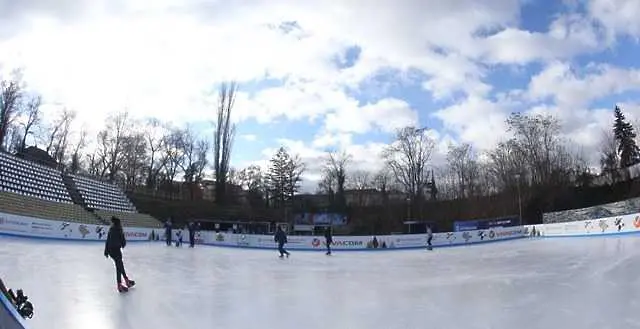 Ледената пързалка на стадион „Юнак”възкръсна за столичани 