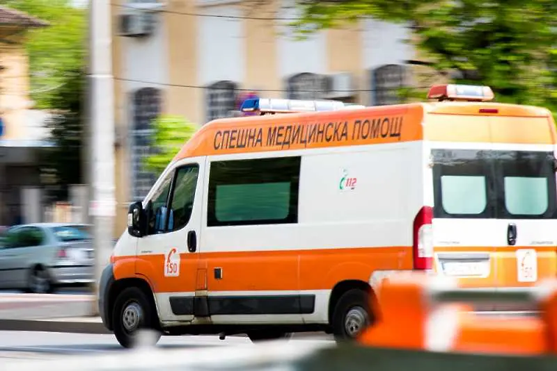 Жена загина, а други 7 са ранени след тежка катастрофа на Подбалканския път