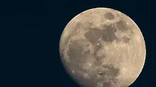 За първи път в историята космически апарат успешно кацна на обратната страна на Луната