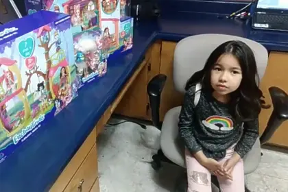 Балон с писмо до Дядо Коледа направи чудо за малко момиченце