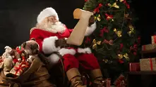 Дядо Коледа потегли от Лапландия да разнася подаръци по света, пожелавайки мир и щастие
