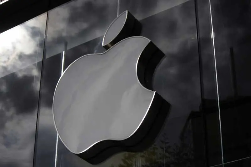 Нов шамар за Apple - спират продажбата на някои модели iPhone в Германия