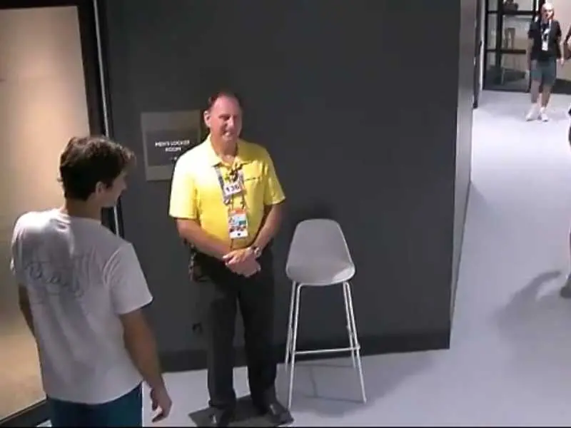 Спряха Роджър Федерер пред съблекалнята на Australian Open - забравил си ID картата