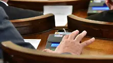 Парламентът прие окончателно законовите поправки за контрол над свободата на словото 