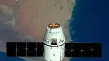 Космическият кораб Дракон на SpaceX се разкачи от МКС и се върна на Земята