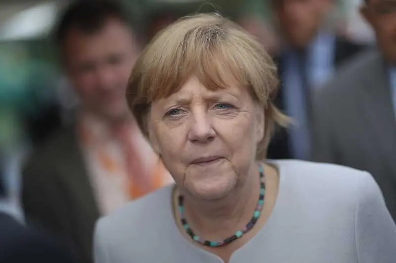 Меркел: Все още има време да преговаряме за Брекзит