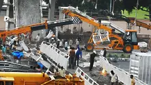 Пешеходен мост се срути в Индия. Най-малко 5 жертви, над 30 са ранени
