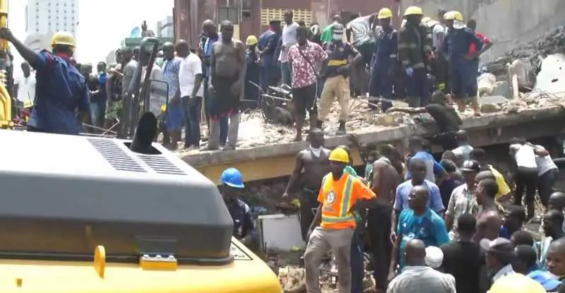Най-малко 8 са загинали при срутването на сградата в Лагос