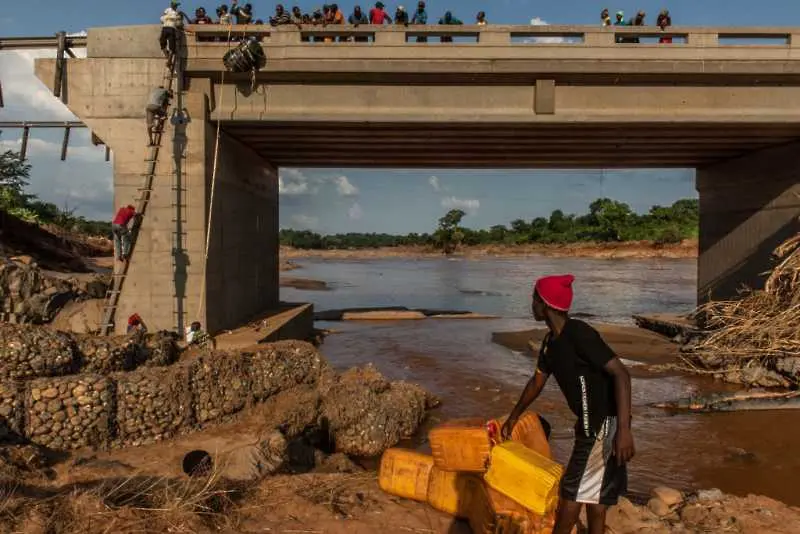 Кризата в Мозамбик: Близо 2500 души са заболели от холера