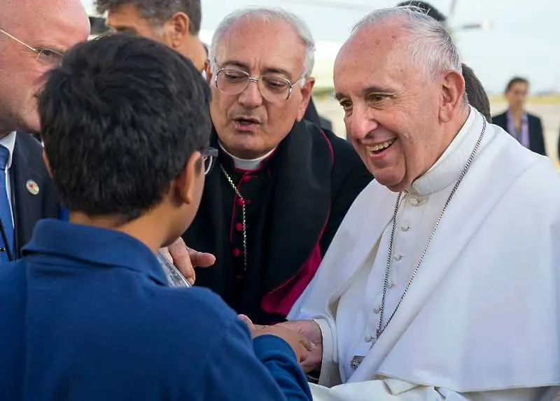 Папата заклейми политиците, които строят стени, за да спрат мигрантите