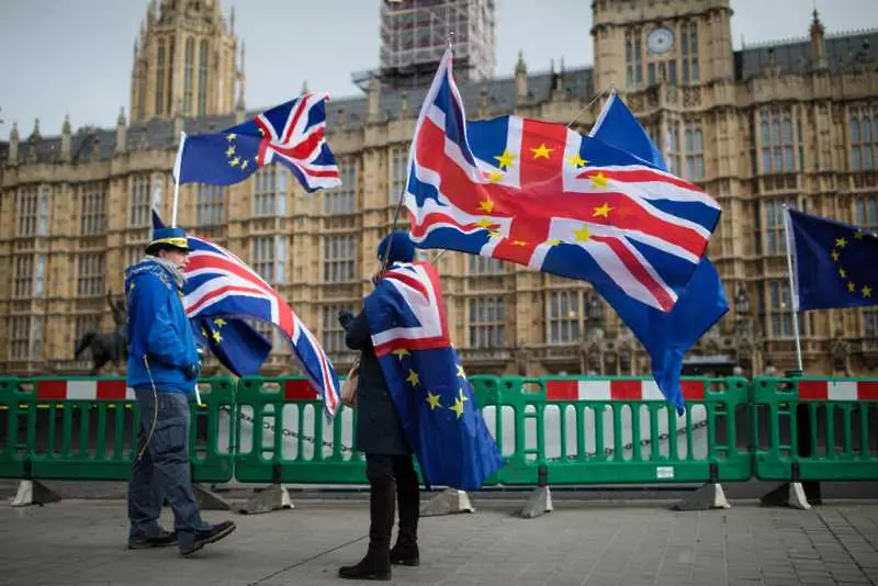 Таймс: Великобритания ще прекара още една година в ЕС, ако парламентът отхвърли отново сделката на Мей