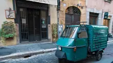 Фестивал на ретро триколките събра фенове на превозното средство в Тоскана (видео)