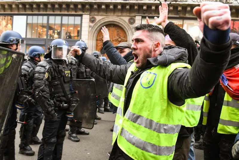 Над 60 000 полицаи ще бъдат мобилизирани във Франция за поредния протест на жълтите жилетки