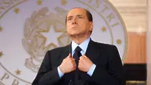 Берлускони претърпя операция заради запушване на червата