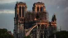 Франция обяви международен конкурс за възстановяването на кулата стрела на Нотр Дам