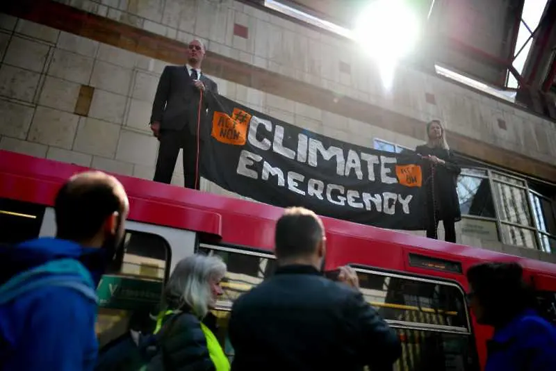  Екоактивистите в Лондон ще спрат временно с протестите, ако британското правителство се съгласи на преговори