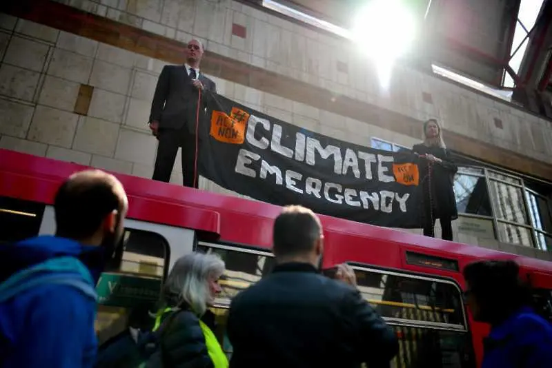  Екоактивистите в Лондон слагат край на протестни прояви
