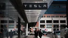 Tesla разследва експлозия на автомобил в Китай