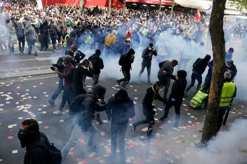 Първомайските демонстрации в Европа бяха белязани от сблъсъци с полицията