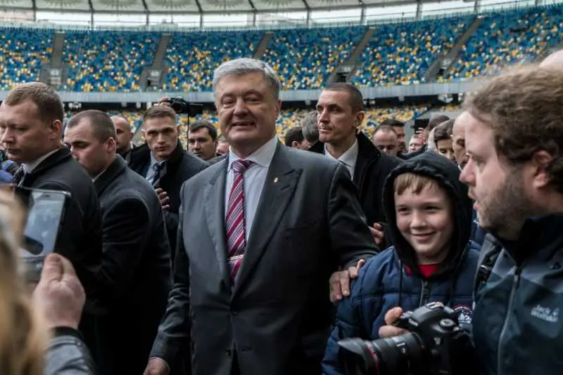 Ще остане ли Порошенко президент на Украйна, питат руските издания