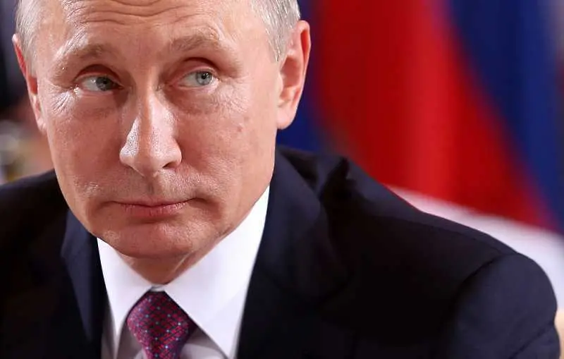  Взгляд: Путин побеждава в паспортната война между Русия и Украйна