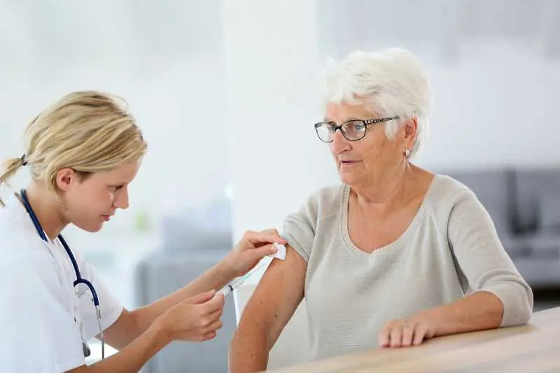 Безплатни ваксини срещу грип на хората над 65-годишна възраст у нас от тази есен 