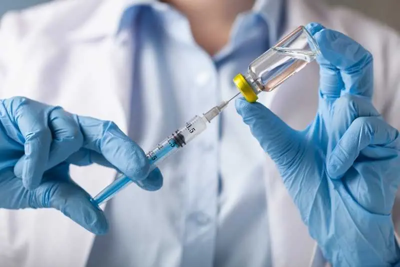 Близо половината европейци вярват, че ваксините често предизвикват тежки нежелани странични ефекти