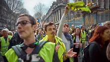 Френските жълти жилетки излязоха на улиците за 27-и път