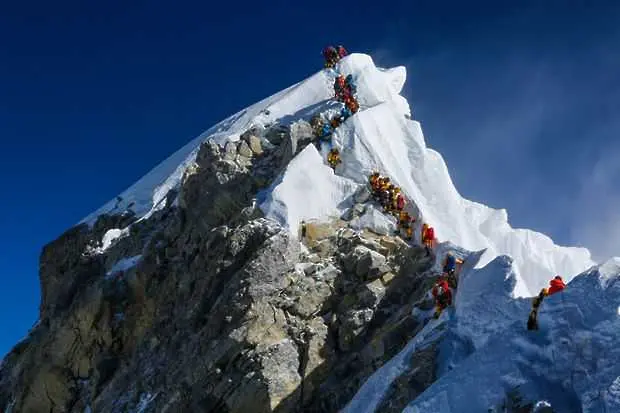 Еверест погреба 11-та жертва от началото на годината