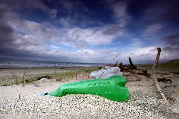 Япония обяви мерки срещу замърсяването на океаните с пластмаса