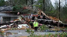 Един загинал и над 130 ранени при няколко торнада в САЩ