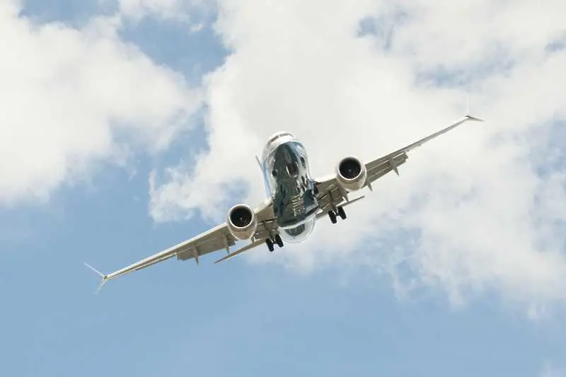 Самолетите Boeing 737 MAX остават на земята. Няма дата за сваляне на забраната