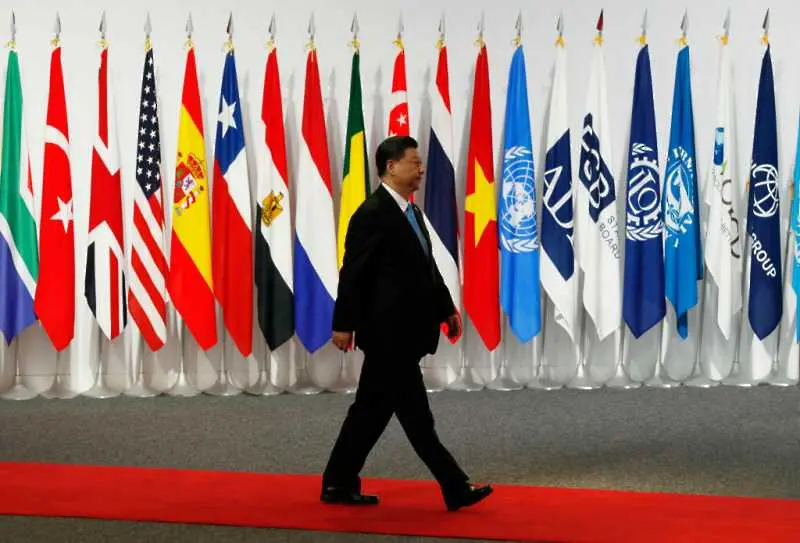 Си Цзинпин: Персийският залив е на кръстопът между войната и мира 