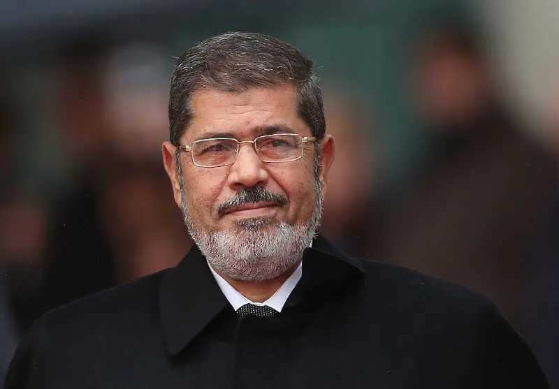  Бившият египетски президент Мохамед Морси бе погребан в Кайро, след като почина по време на съдебен процес