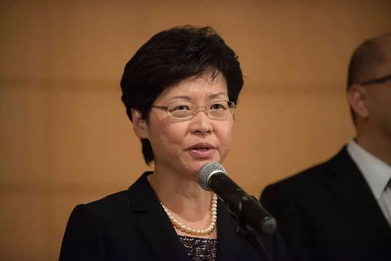 Китай няма да позволи оставка на хонконгския лидер Кари Лам въпреки масовите протести
