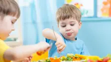 Край на пържените храни, тортите, вафлите и бонбоните в детските градини