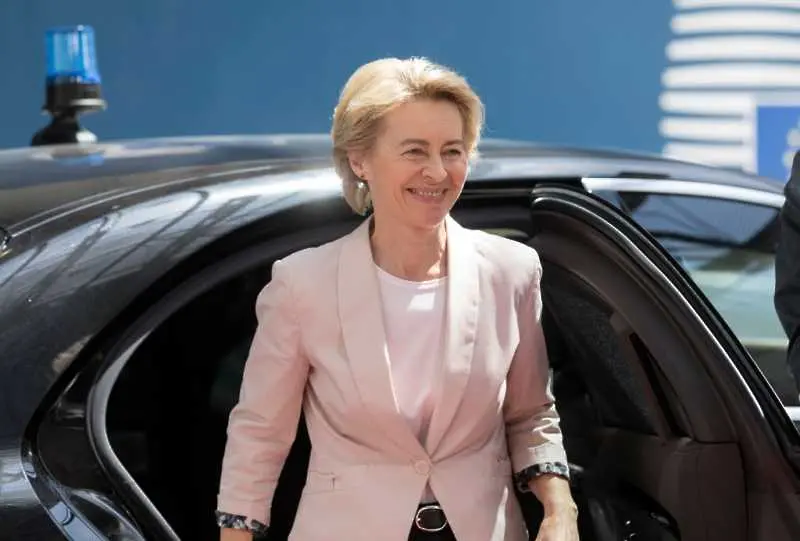 Коя е Урсула фон дер Лайен - новото лице в европейската политика