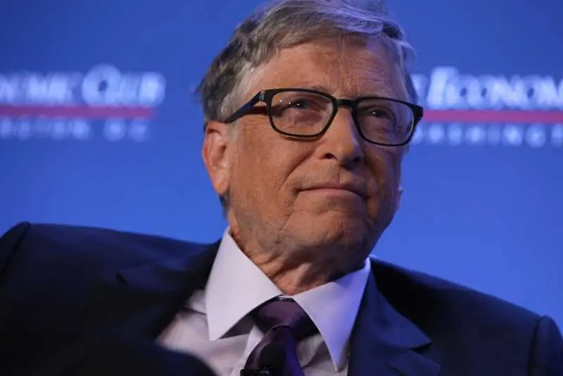 Бил Гейтс: Стив Джобс омагьосваше хората дори с продукти, които не работеха