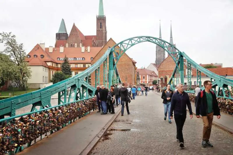 Свалят катинарите на влюбените от моста на полския град Вроцлав