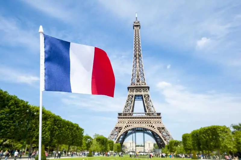 Франция отбелязва Денят на Бастилията