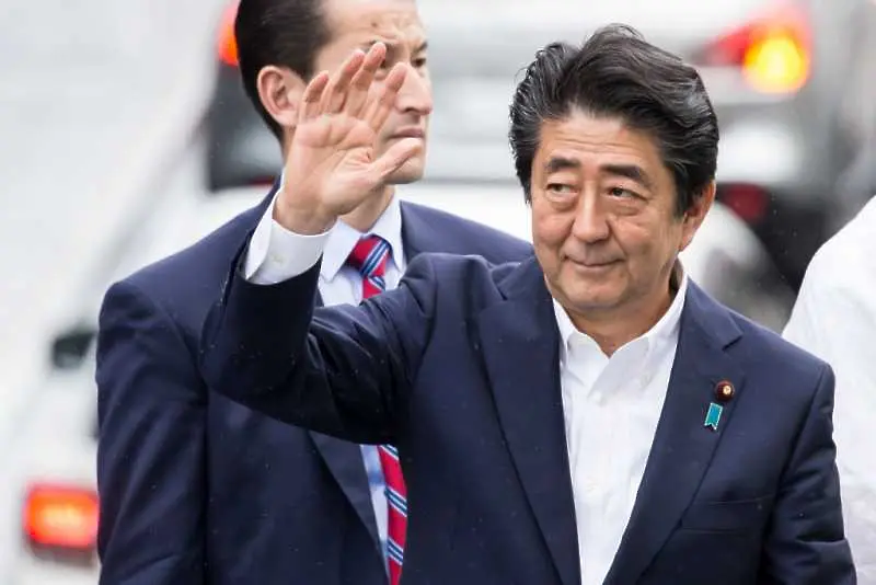 Управляващата коалиция на премиера Шиндзо Абе спечели изборите в Япония