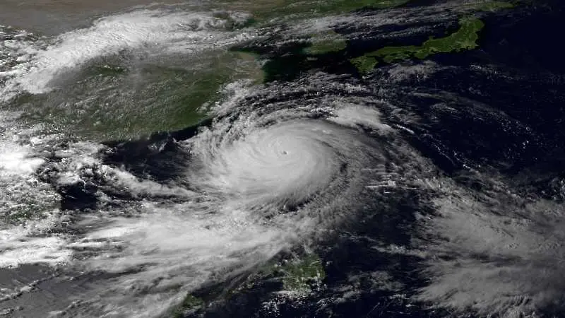 Супертайфунът Лекима приближава Китай, обявен е червен код