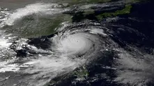 Супертайфунът Лекима приближава Китай, обявен е червен код