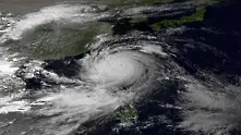 Тайфунът Лекима връхлетя китайското крайбрежие, най-малко 18 души са загинали