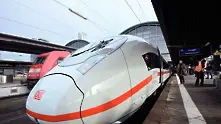 Повдигнаха обвинения на мъжа, блъснал дете пред влак на гарата във Франкфурт