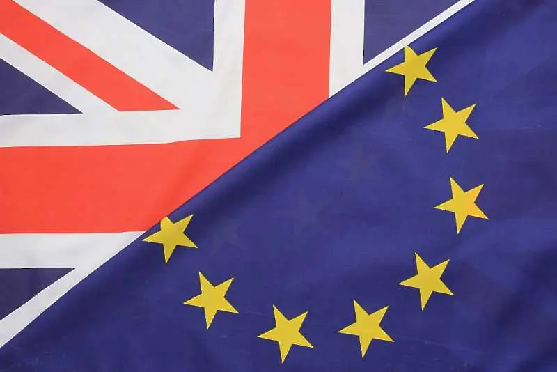  Ирландският външен министър: Борис Джонсън води Великобритания към челен удар с ЕС