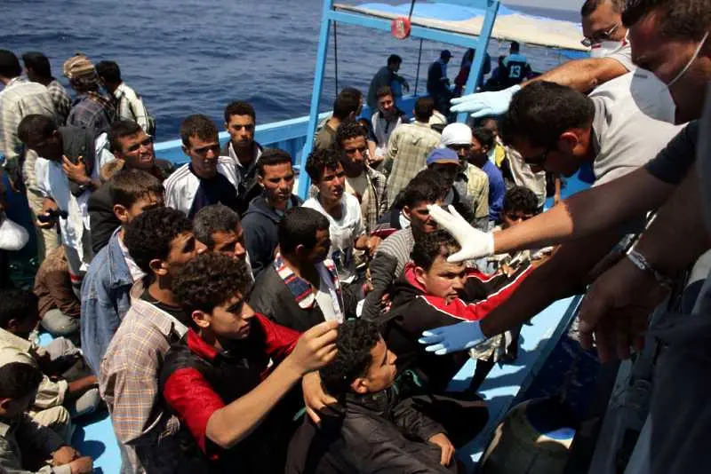 До 1 млн. евро глоба за корабите с мигранти, влизащи без позволение в италиански води