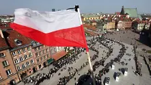 Полша освобождава младите хора от данък върху доходите в опит да спре изтичането на мозъци 