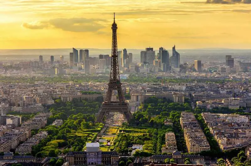 В Париж обявиха код червено в очакването на рекордно високи температури