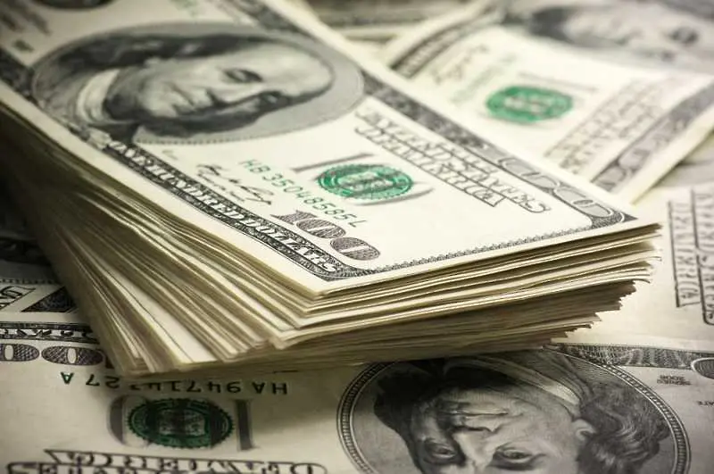 Доларът излетя до най-високите си нива за 2019